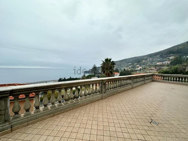 casa indipendente in vendita a Sanremo