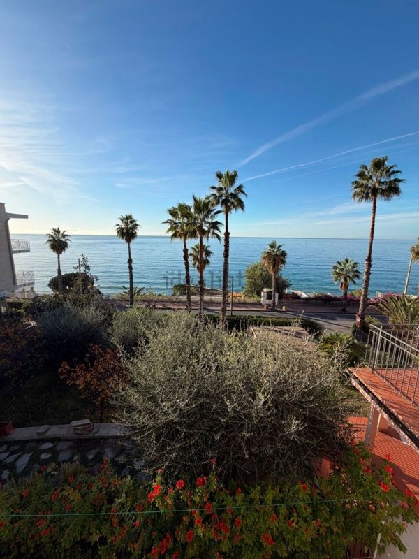 casa indipendente in vendita a Sanremo