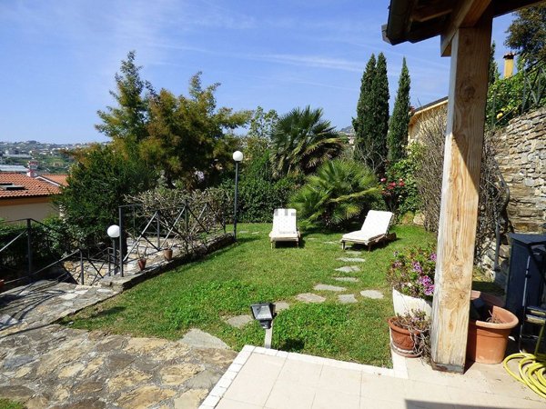 casa indipendente in vendita a Sanremo