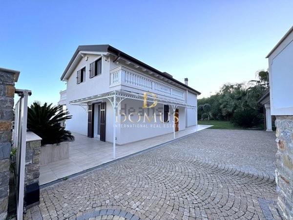 casa indipendente in vendita a Sanremo in zona Coldirodi