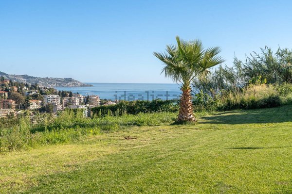 casa indipendente in vendita a Sanremo in zona Coldirodi