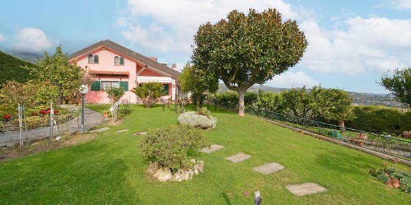 casa indipendente in vendita a Sanremo