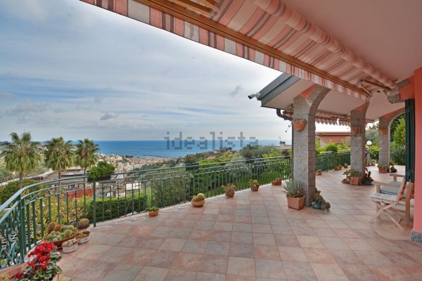 casa indipendente in vendita a Sanremo