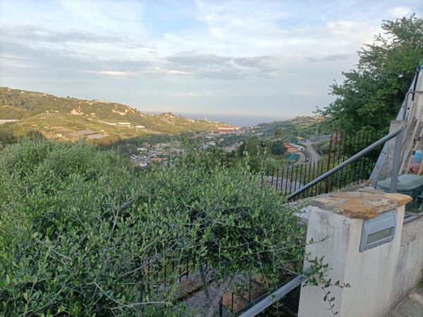 casa indipendente in vendita a Sanremo