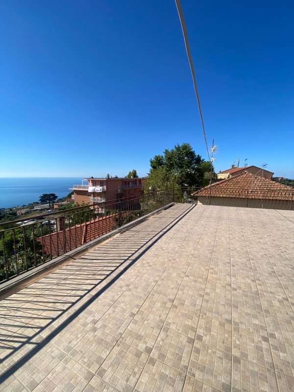 appartamento in vendita a Sanremo in zona Coldirodi