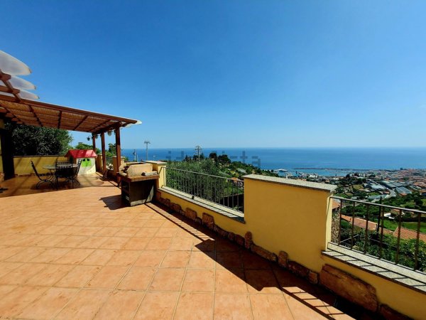 casa indipendente in vendita a Sanremo