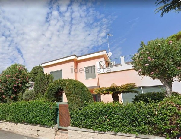 casa indipendente in vendita a Sanremo
