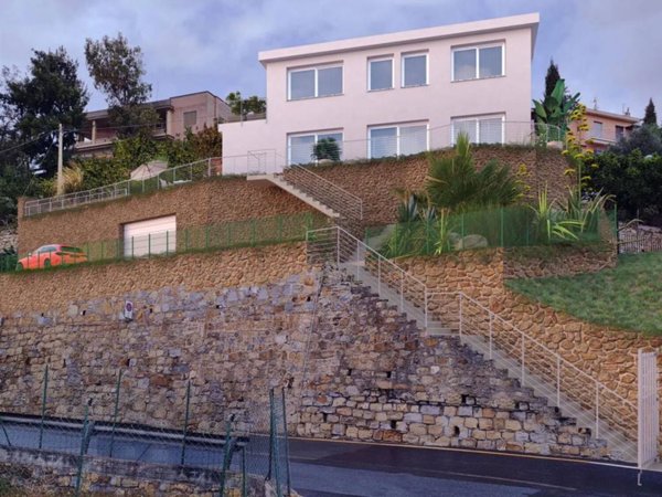 casa indipendente in vendita a Sanremo