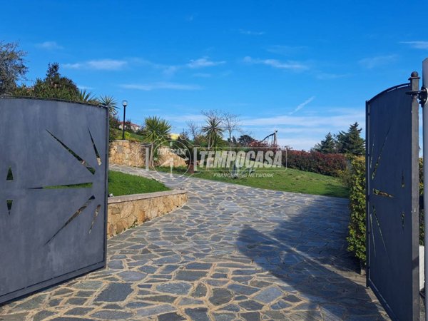 appartamento in vendita a Sanremo in zona Coldirodi