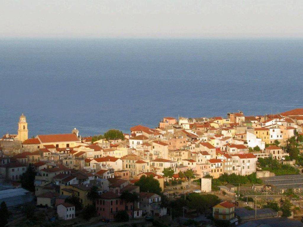 casa indipendente in vendita a Sanremo in zona Coldirodi