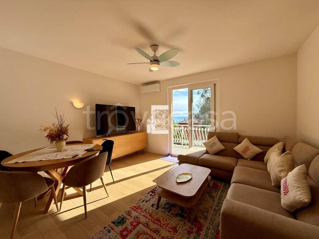 appartamento in vendita a Sanremo in zona Bussana