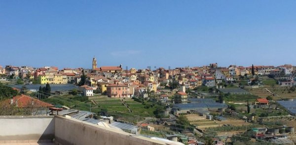 appartamento in vendita a Sanremo in zona Coldirodi