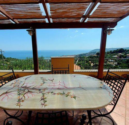 casa indipendente in vendita a Sanremo