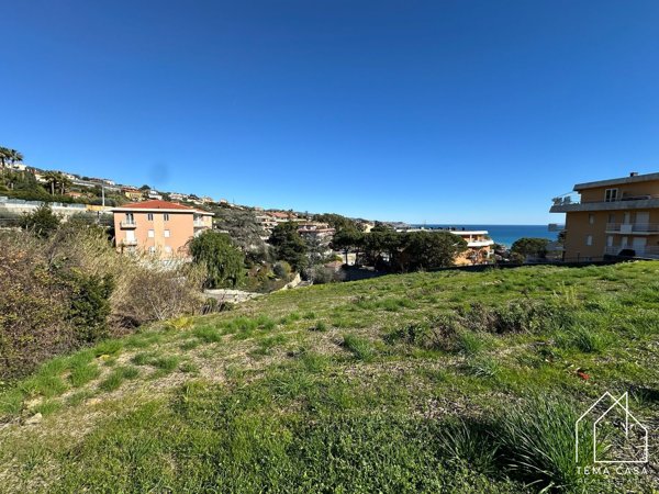 terreno edificabile in vendita a Sanremo in zona Coldirodi