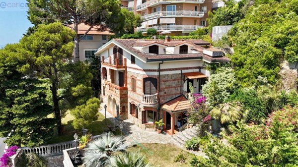 casa indipendente in vendita a Sanremo
