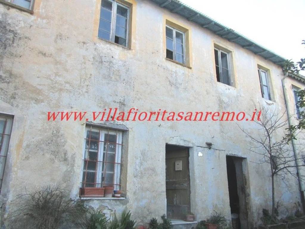 casa indipendente in vendita a Sanremo in zona San Romolo