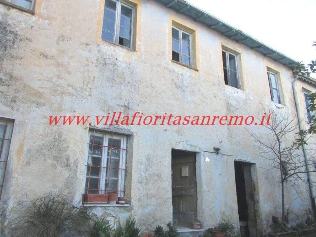 casa indipendente in vendita a Sanremo