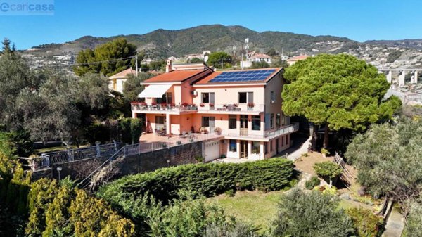 casa indipendente in vendita a Sanremo