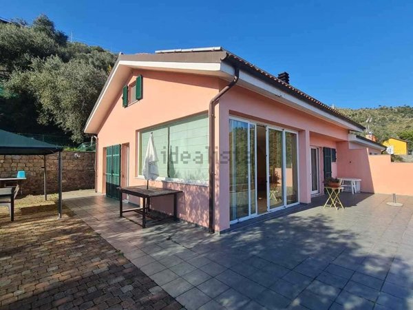 casa indipendente in vendita a Sanremo