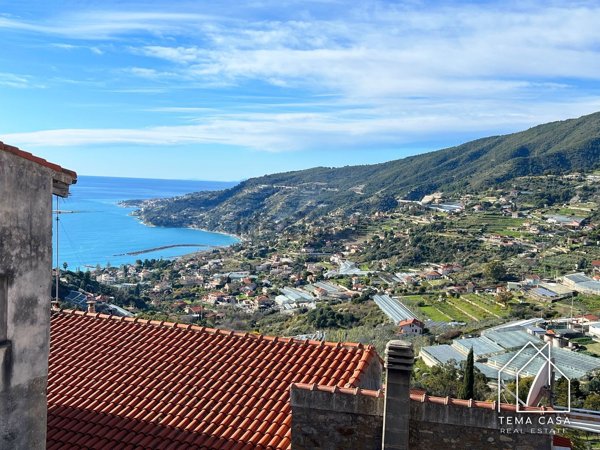 casa indipendente in vendita a Sanremo in zona Coldirodi