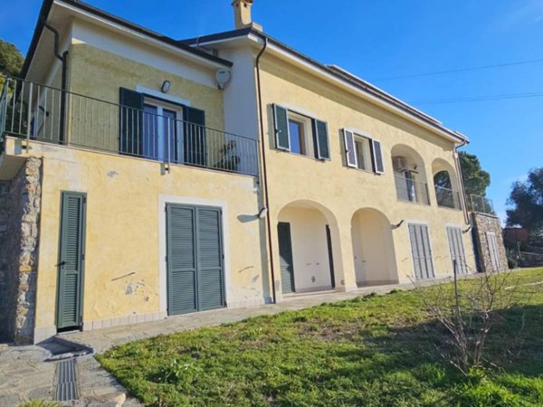 casa indipendente in vendita a Sanremo in zona Coldirodi