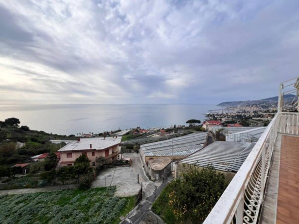 appartamento in vendita a Sanremo in zona Poggio