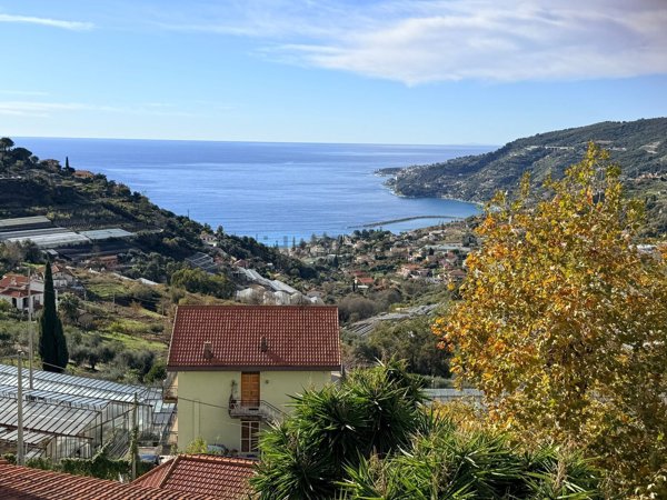 casa indipendente in vendita a Sanremo in zona Coldirodi