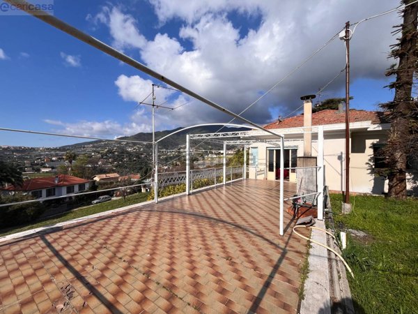casa indipendente in vendita a Sanremo