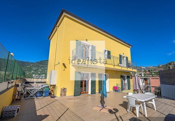 casa indipendente in vendita a Sanremo