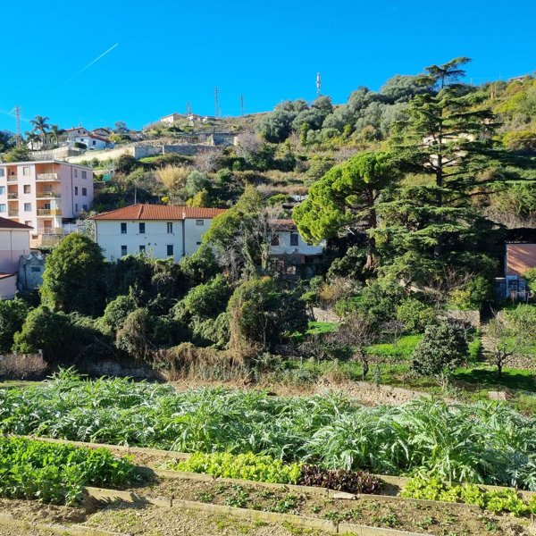 terreno edificabile in vendita a Sanremo