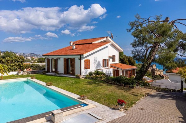 casa indipendente in vendita a Sanremo