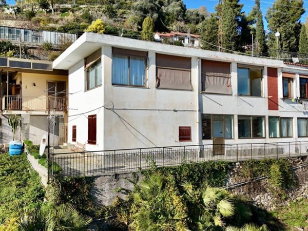 casa indipendente in vendita a Sanremo