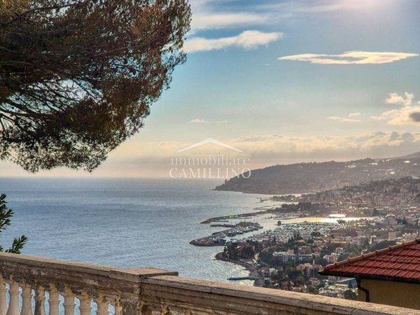 casa indipendente in vendita a Sanremo in zona Poggio