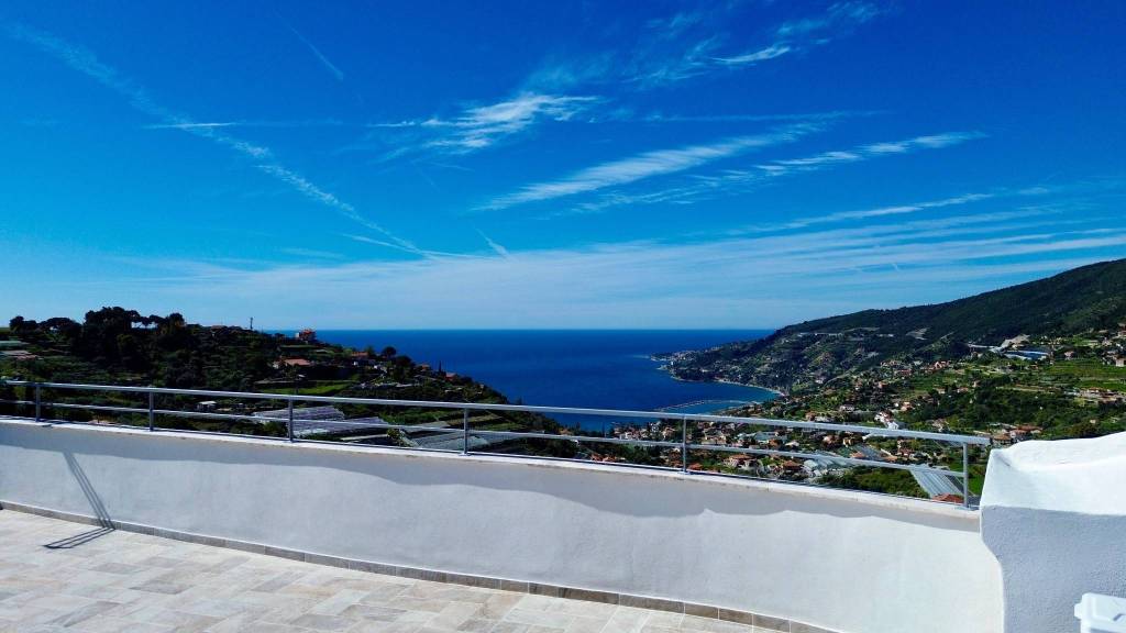 appartamento in vendita a Sanremo in zona Coldirodi