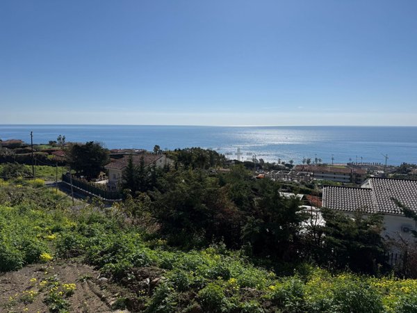 casa indipendente in vendita a Sanremo in zona Coldirodi