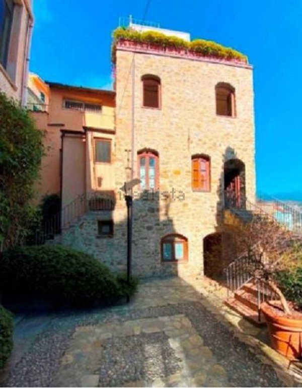 casa indipendente in vendita a Sanremo in zona Coldirodi