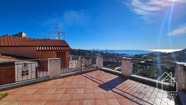 appartamento in vendita a Sanremo in zona Poggio