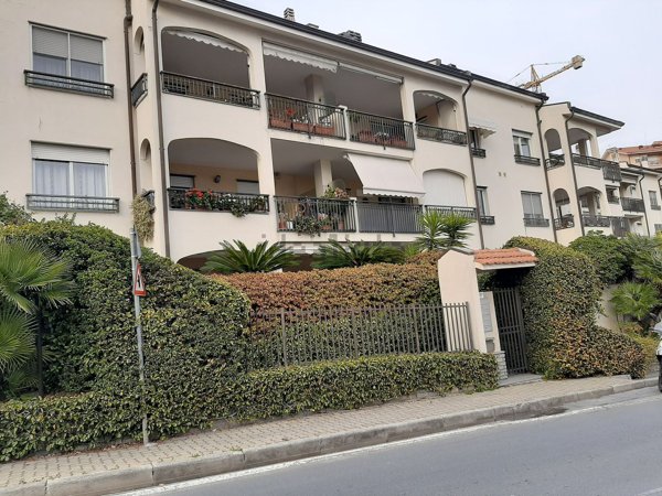 appartamento in vendita a Sanremo in zona Coldirodi