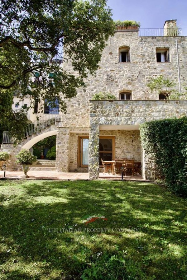 casa indipendente in vendita a Sanremo in zona Coldirodi