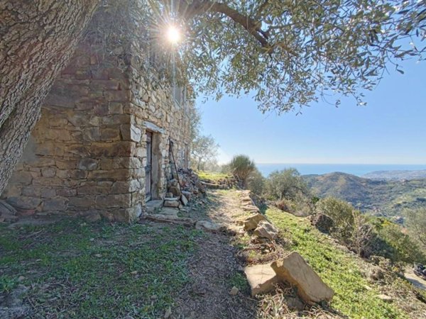 casa indipendente in vendita a Sanremo in zona Coldirodi