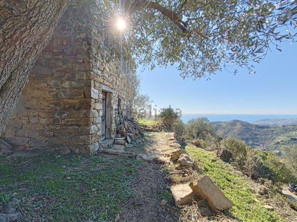 quadrivano in vendita a Sanremo