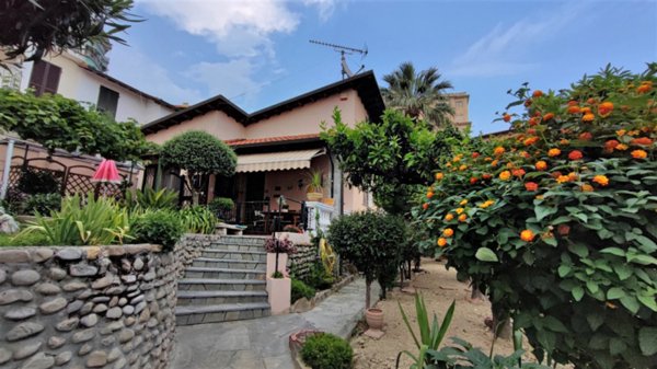 casa indipendente in vendita a Sanremo