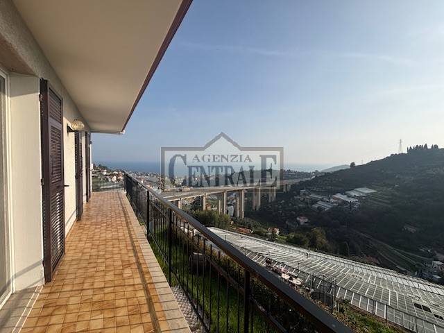 casa indipendente in vendita a Sanremo in zona Coldirodi