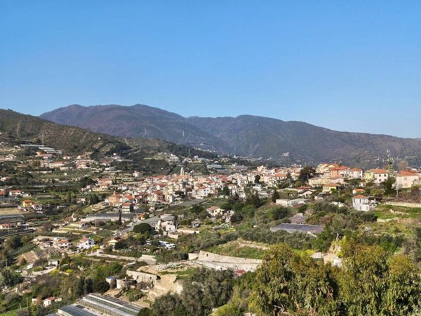 appartamento in vendita a Sanremo in zona Coldirodi