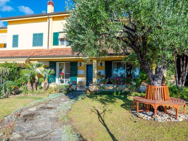 casa indipendente in vendita a Sanremo