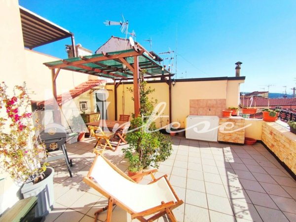 casa indipendente in vendita a Sanremo in zona Poggio