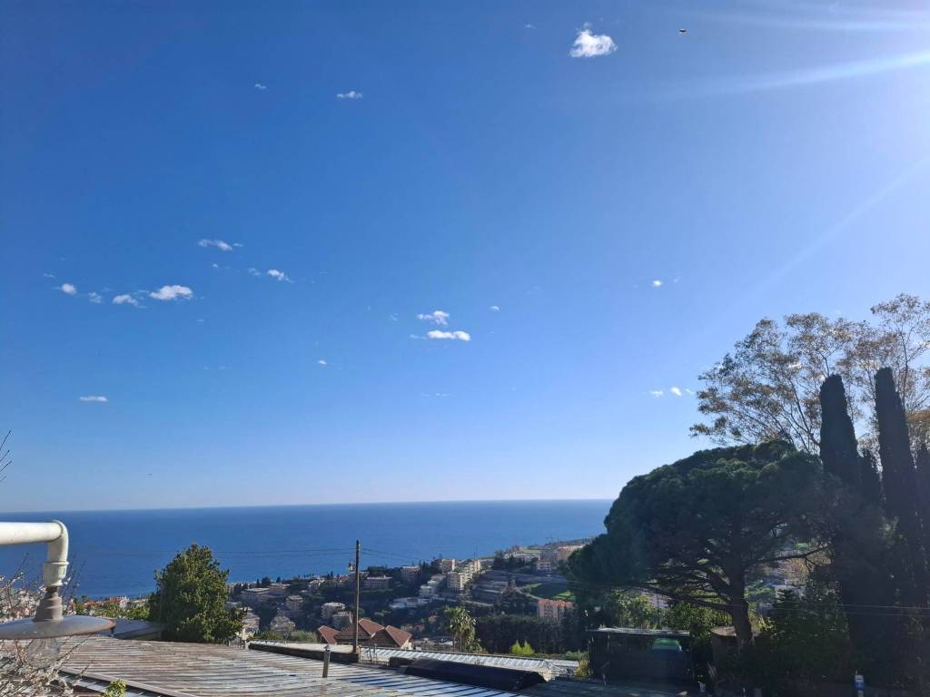 casa indipendente in vendita a Sanremo