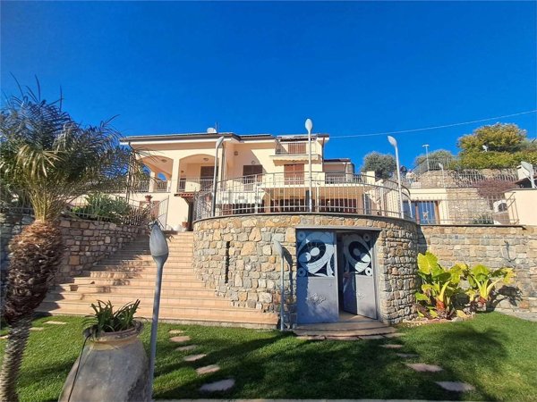 casa indipendente in vendita a Sanremo