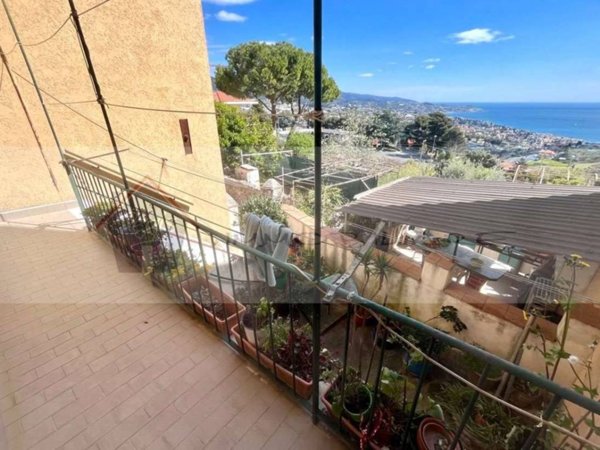 appartamento in vendita a Sanremo in zona Coldirodi