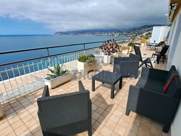 appartamento in vendita a Sanremo in zona Poggio